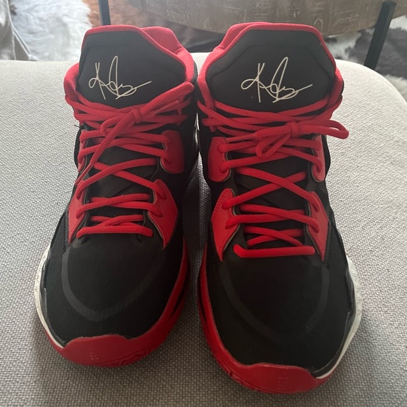 Nike Kyron Irving Infinity Custom High Tops - Picture 4 of 9